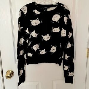 Like New! Women’s Forever 21 Black/White Car Sweater Size Large